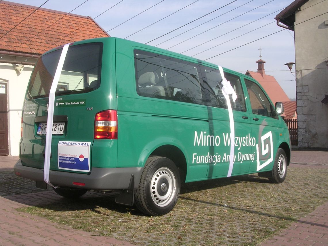 Zielony samochód Fundacja Anny Dymnej „Mimo Wszystko”